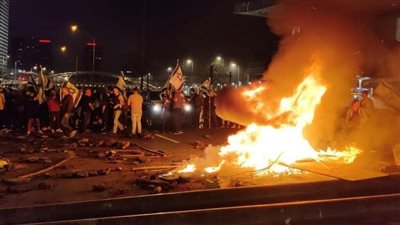 المئات من جنود الاحتياط في إسرائيل يحتجون ضد الإصلاحات القضائية