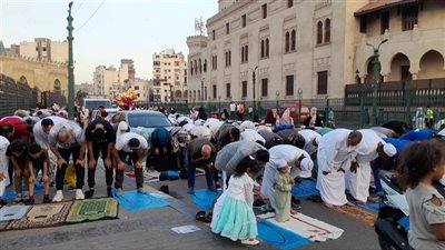 الآلآف يؤدون صلاة عيد الأضحى بجامع الأزهر.. صور 