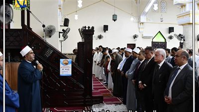 محافظ جنوب سيناء يؤدي صلاة عيد الأضحى المبارك بمسجد الحق المبين 