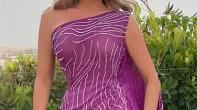 رزان مغربي تتألق بفستان ساحر على خطى عارضات الأزياء 