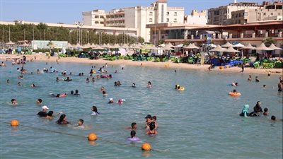 شواطىء الغردقة كومبليت بأول أيام عيد الأضحى 