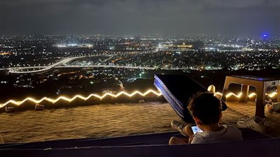 شوارع «المقطم» تتزين.. ومتطوعون يرسمون البهجة على وجوه الأطفال