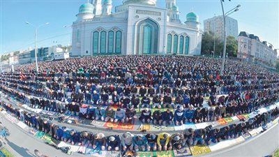 ..ولأول مرة البيت الأبيض يحتفل مع تجمع لقادة الجالية المسلمة