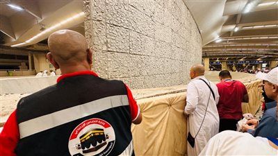 حجاج الجمعيات الأهلية المتعجلين ينتهون من رمي الجمرات