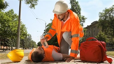  الإجهاد الحراري والإسعافات الأولية للمصاب به