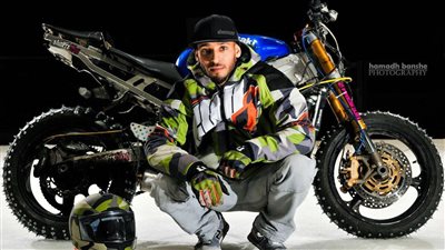 محمد إبراهيم اسكتش يتصدر السوشيال ميديا باستعراضه بالدراجة النارية 