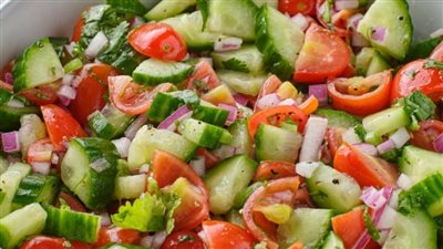 اصنعي سلطة الخيار بالهالوبينو واستمتعي بمذاق حار ولذيذ