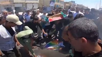 احتجاجات أمام سفارة السويد بالعراق استنكارًا لحراق المصحف (شاهد)