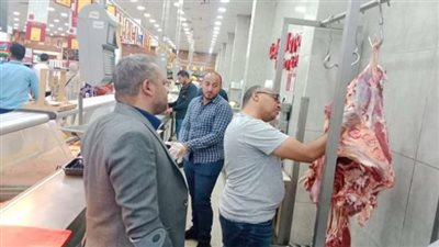توزيع لحوم 174 رأس ماشية على الأكثر احتياجًا بالمنيا 