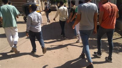 طلاب الثانوية العامة بالدقهلية يشكون من صعوبة امتحان الفيزياء