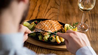 أطعمة تجنبها بعد تناول السمك| تفسد فوائده وتؤدي لمضاعفات صحية