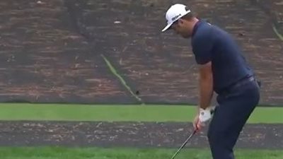 لاعب جولف يتحدى قوانين الفيزياء بضربة.. فيديو