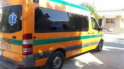 تصادم سيارتين يسفر عن إصابة 7 أشخاص وشلل مروري 