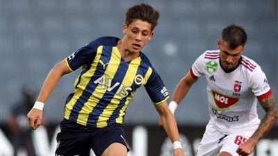 ريال مدريد يدرس الانسحاب من سباق التعاقد مع 