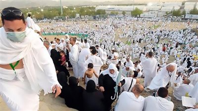 عالم أزهري يحسم جدل إصابة الحجاج المقبول أعمالهم بنزلة برد .. فيديو