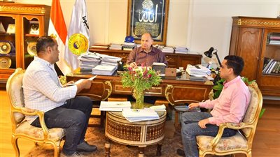 محافظ أسيوط يتابع إجراءات توفيق أوضاع الكنائس والمباني الخدمية التابعة لها