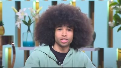 نويل روبنسون يكشف عن انبهاره بالأهرامات ويشكر المصريين (فيديو)