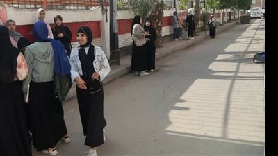 ارتياح بين الطلاب وأولياء الأمور بالبحيرة من سهولة الإنجليزي