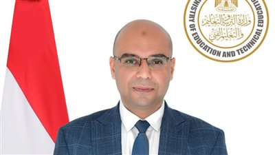 ضبط الطالبة صاحبة الصورة المتداولة لامتحان اللغة الإنجليزية 