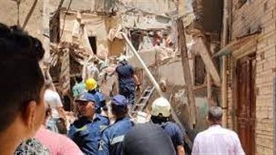 حي الجمرك بالأسكندرية: قطع المرافق عن العقار المنهار