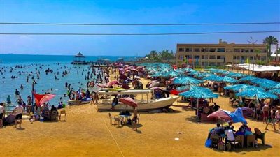 إقبال على شواطئ ومتنزهات الإسماعيلية وفايد
