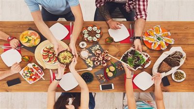 وجبة طعام تصيب 8 أشخاص بالتسمم في 6 أكتوبر