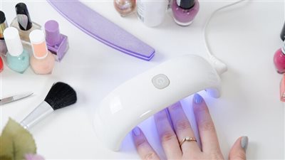 أداة تستخدم في العناية بالأظافر تسبب سرطان الجلد.. احذري