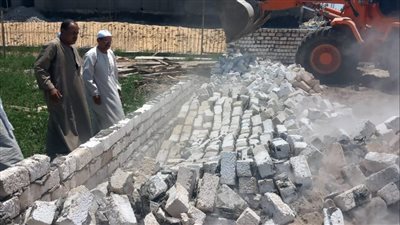 إزالة 20 حالة تعدِِ بالبناء على الأراضي الزراعية في المنيا