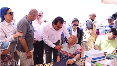 وزير الصحة يتفقد مقر حملة «100 يوم صحة» بـ«رأس التين»