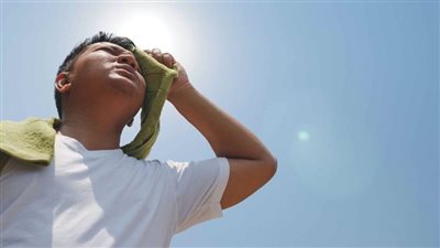 أعراض ضربة الشمس.. مرض طارئ وعلاجه فوري