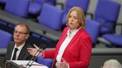 رئيسة البرلمان الألماني تطالب بمنح أوكرانيا فرصة جادة للانضمام للناتو