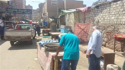 مراكز المنيا تواصل رفع الإشغالات من الطريق العام 