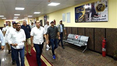 رئيس الوزراء يتفقد وحدة مرور سيوة