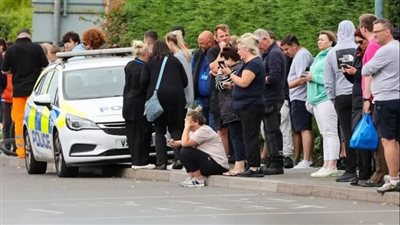 تلميذ يطعن مُعلمه في بريطانيا.. فيديو