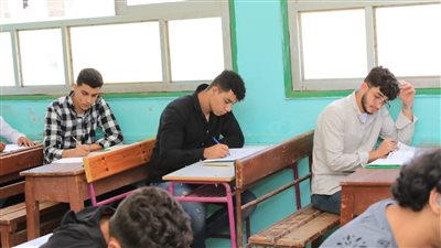 التعليم تتابع وصول امتحان الديناميكا للجان الثانوية العامة 2023 