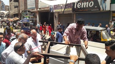 تحرير 146 محضر إشغالات للطريق العام بالمنيا