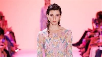 أسبوع الموضة في باريس للكوتور يتزين بفساتين السهرة والقفاطين حاضرة بقوة (صور)