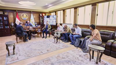 محافظ كفر الشيخ يناقش إقامة منطقة لوجستية زراعية 