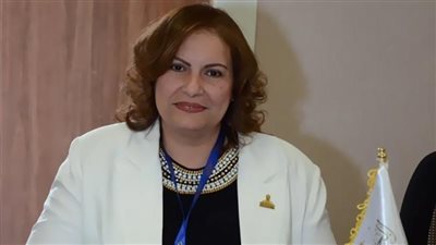 عايدة نصيف: 