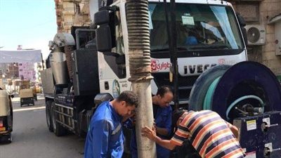 تطهير شبكات وخطوط انحدار الصرف الصحي في كفر صقر بالشرقية