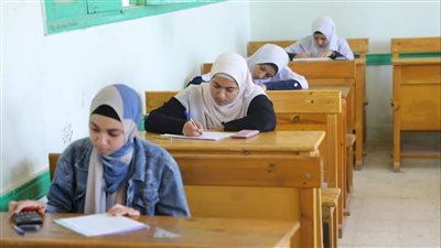 وكيل الأزهر يشكر طلاب الشهادة الثانوية لالتزامهم بالتعليمات طوال الامتحانات