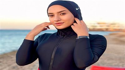 البلوجر أميرة فرج تكشف أحدث صيحات المايوه البوركيني لصيف 2023