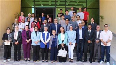  وفد تنسيقية شباب الأحزاب والسياسيين يزور جامعة النهضة لمتابعة سير مبادرة «محو الأمية»