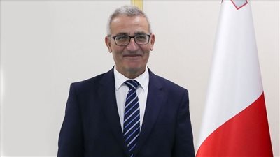 وزير خارجية مالطا يُثمن دور مصر في استضافة أكثر من 9 ملايين لاجئ ومُهاجر