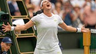 عندما وقفت الجماهير على أقدامها لـ تحية 