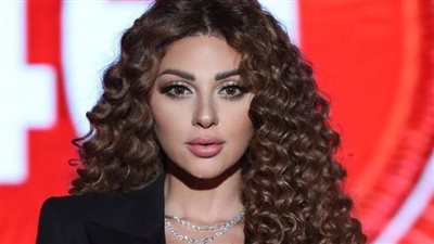 ميريام فارس وفن اختيار العطلة الصيفية بالبحر والبطيخ (صور)