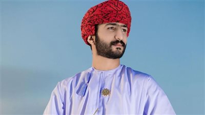 عارض الأزياء ناصر صالح الغافري 