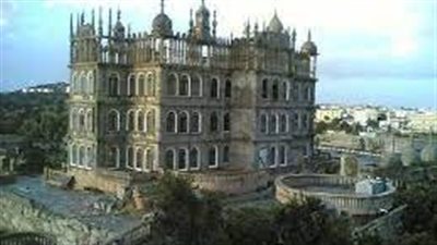 قصر المقر.. جوهرة تتربع أعلى قمة جبل.. فما قصته؟