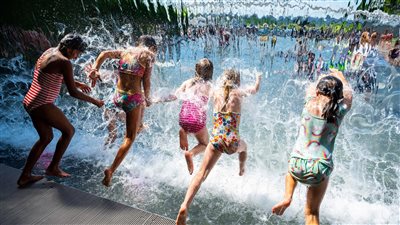 موجة حر قوية تضرب أوروبا وسط تحذيرات من خطر التعرض للشمس