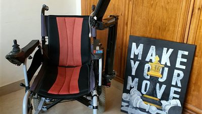 كرسى متحرك لذوى الإعاقة 